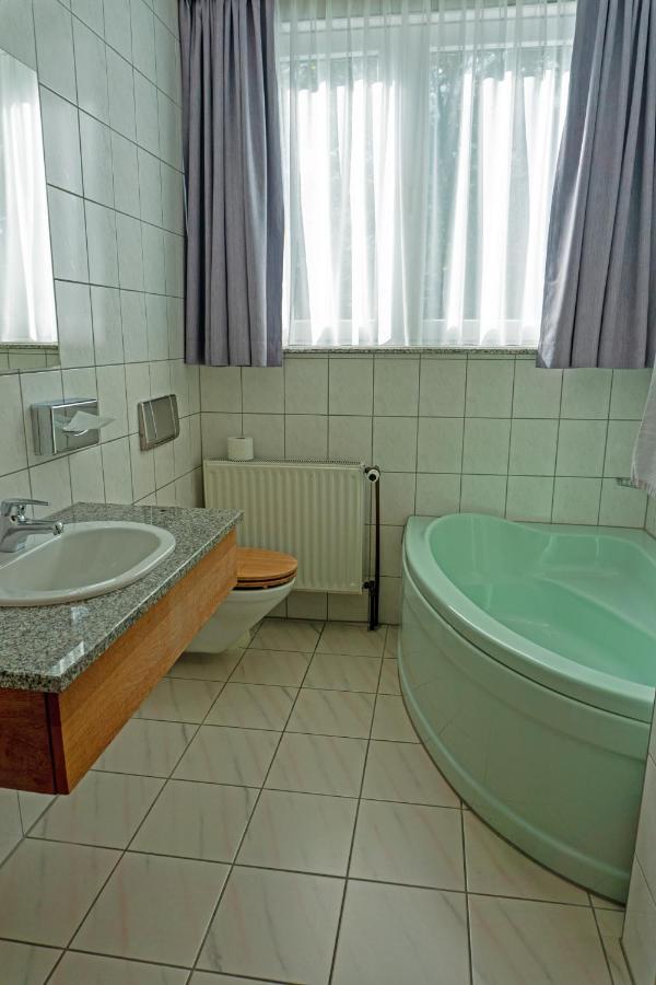 Hotel Lonac Duisburg Exterior photo
